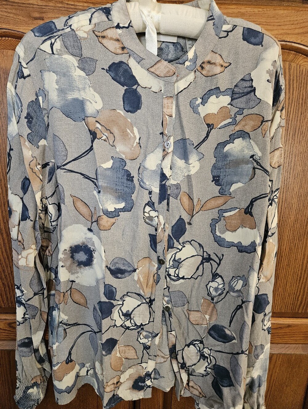 Liz Claiborne Floral Button-Front Blouse in Blue, Tan & Cream